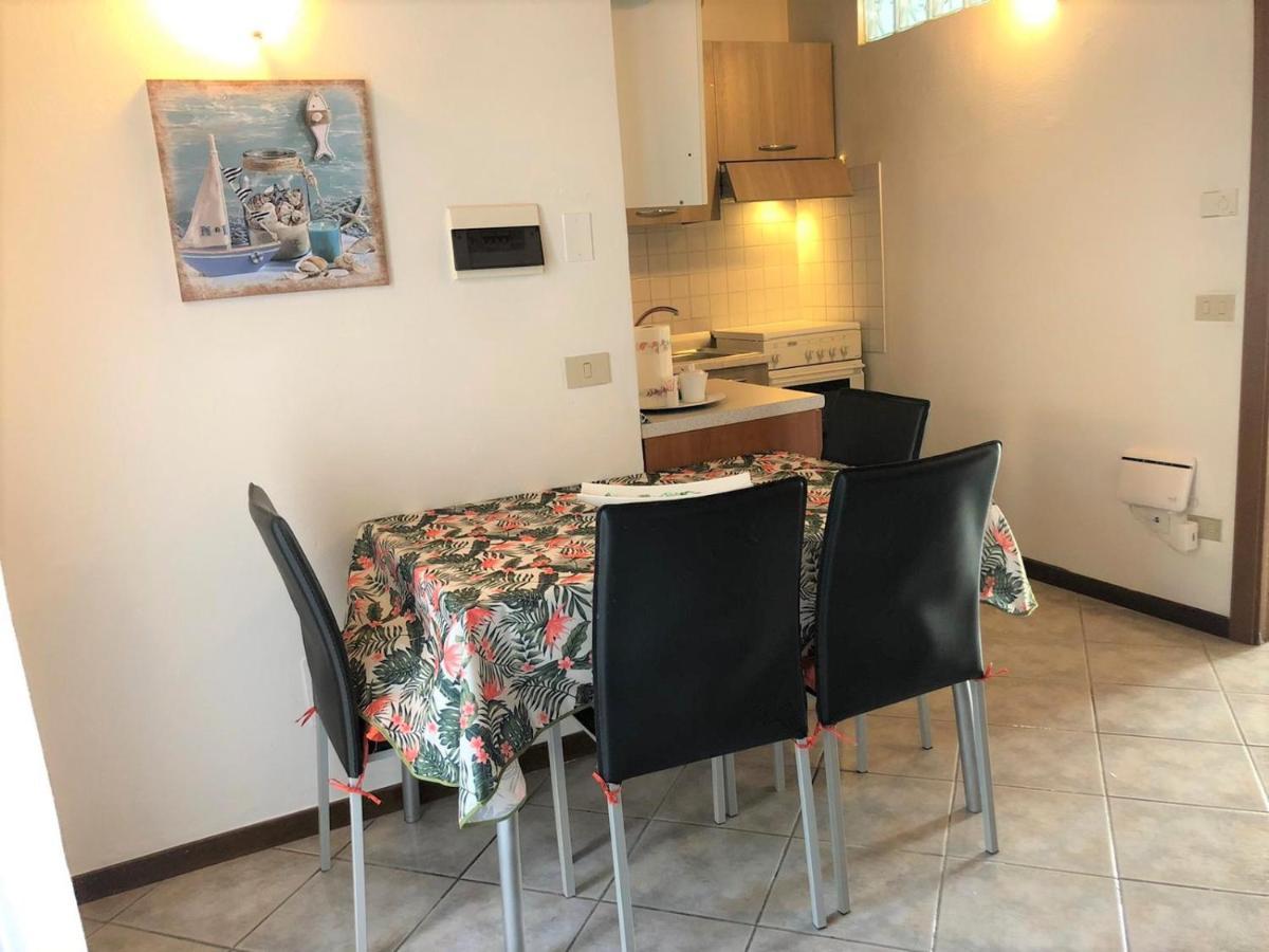 Oasi Di Paradiso - Comfy Private Apartment On Ground Floor With Terrace Ντεζεντσάνο ντελ Γκάρντα Εξωτερικό φωτογραφία
